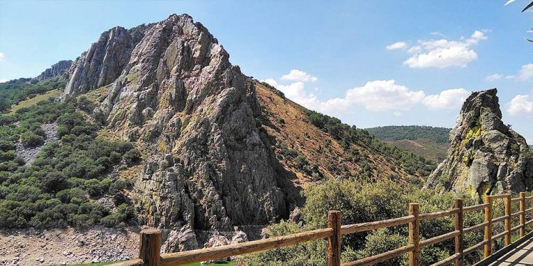 Acebuches-Monfrague-1-1-768x384
