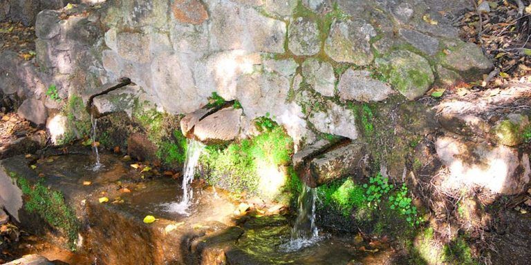 Fuente-tres-canos-monfrague-768x384
